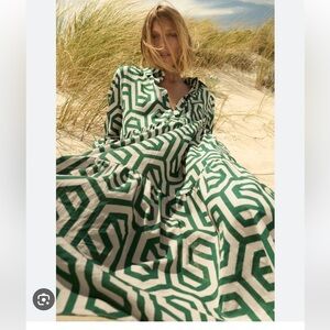 ZARA BLogger favourite WOMAN MIDI GEOMETRIC PRINT DRESS GREEN medium